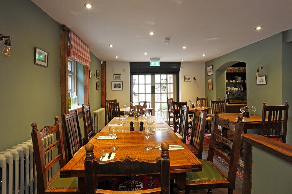 The Plough Inn Dorking Exterior foto